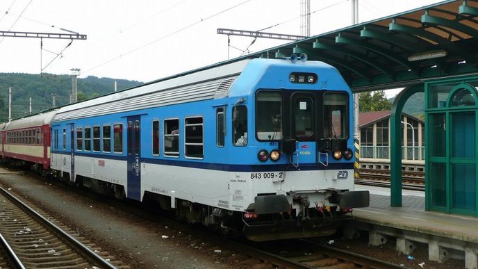 Vlak řady 843, který na trati z Opavy do olomouce nyní provozují České dráhy