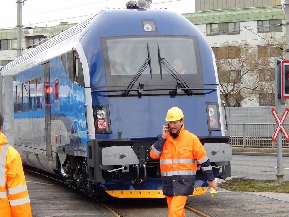 Vlak Railjet pro České dráhy v rakouské továrně Siemensu