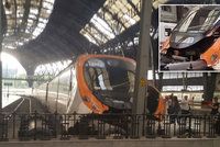 Vlak vletěl v Barceloně na nástupiště. 48 lidí je zraněných