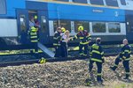 Vlak srazil v Praze člověka. Provoz mezi Radotínem a Smíchovem tak stojí.