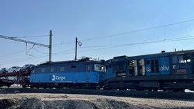 V Kyjích se srazily dva nákladní vlaky.