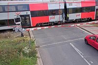 Mladíci v Milovicích se vezli na vlaku: Kluci riskovali život!