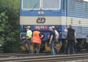 Strojvůdce se rozhodl vyskočit z vlaku v rychlosti 50 km/h (ilustrační foto).