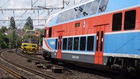 U Českého Brodu se málem srazily vlaky na jedné koleji.
