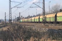Zrušení spojů a zpoždění: Provoz vlaků mezi Krčí a Radotínem zkomplikovala porucha trakčního vedení