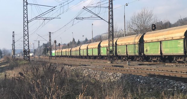 Vlaky v Radotíně. (Ilustrační foto)