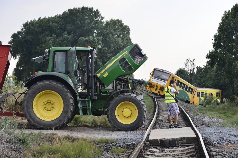U Všetat se v minulosti také srazil vlak s traktorem.