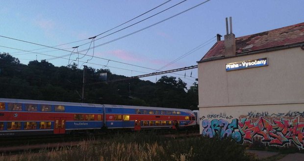 Ve Vysočanech někdo 17. července 2019 střílel na vlak.