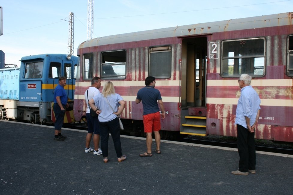 Na Pražský Semmering každou středu vyjíždí pojízdná klubovna ve vlaku.