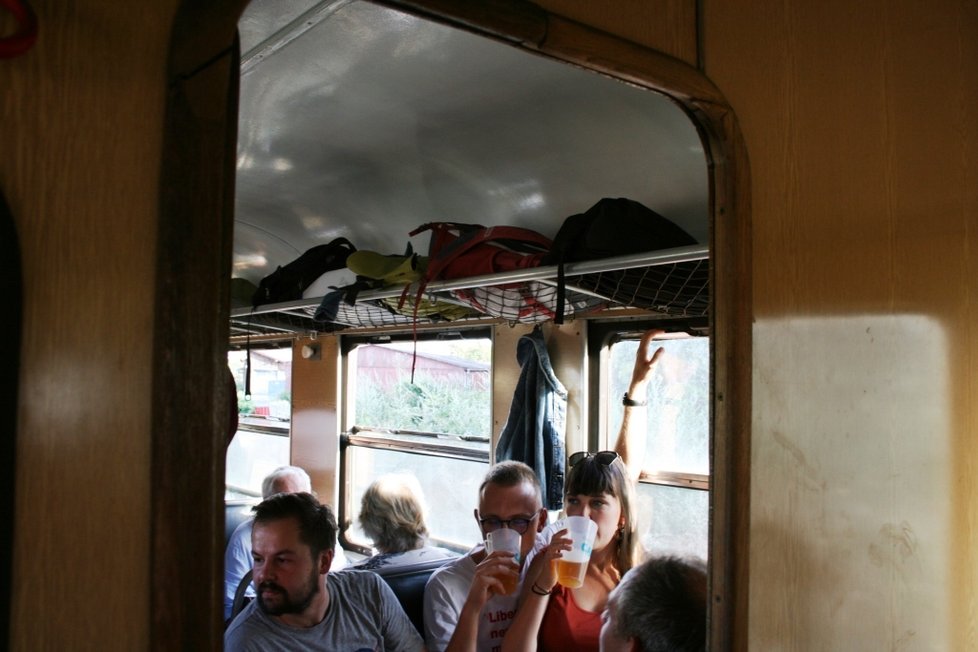 Na Pražský Semmering každou středu vyjíždí pojízdná klubovna ve vlaku.