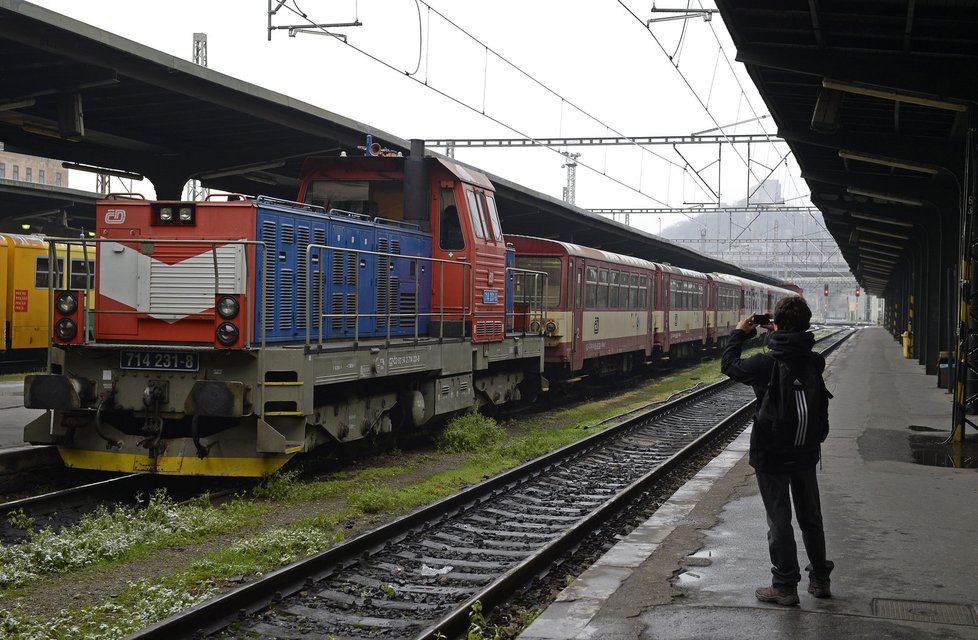 Masarykovo nádraží v Praze je plné vlaků, které nikam nejedou