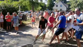 Vyhrocená situace ve Vlárském průsmyku, lidé se bouří proti uzavření přechodů.