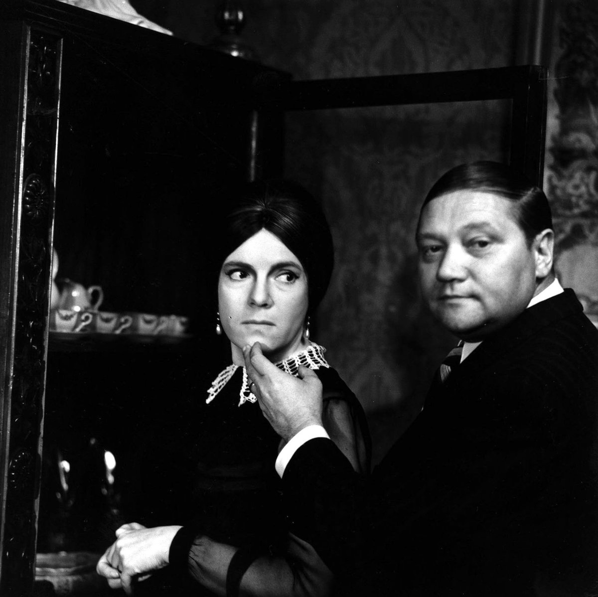 1968: Rudolf Hrušínský a Vlasta Chramostová ve filmu Spalovač mrtvol
