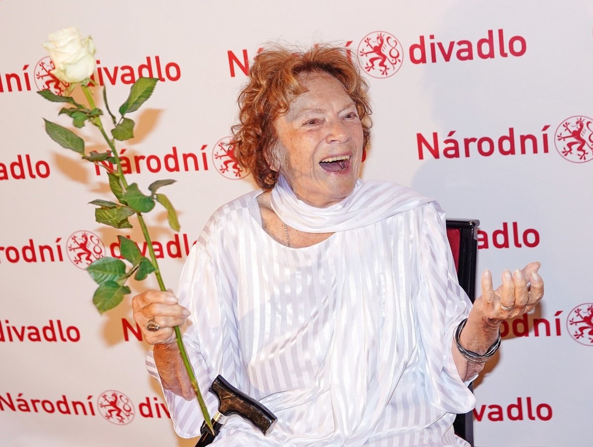 Vlasta Chramostová