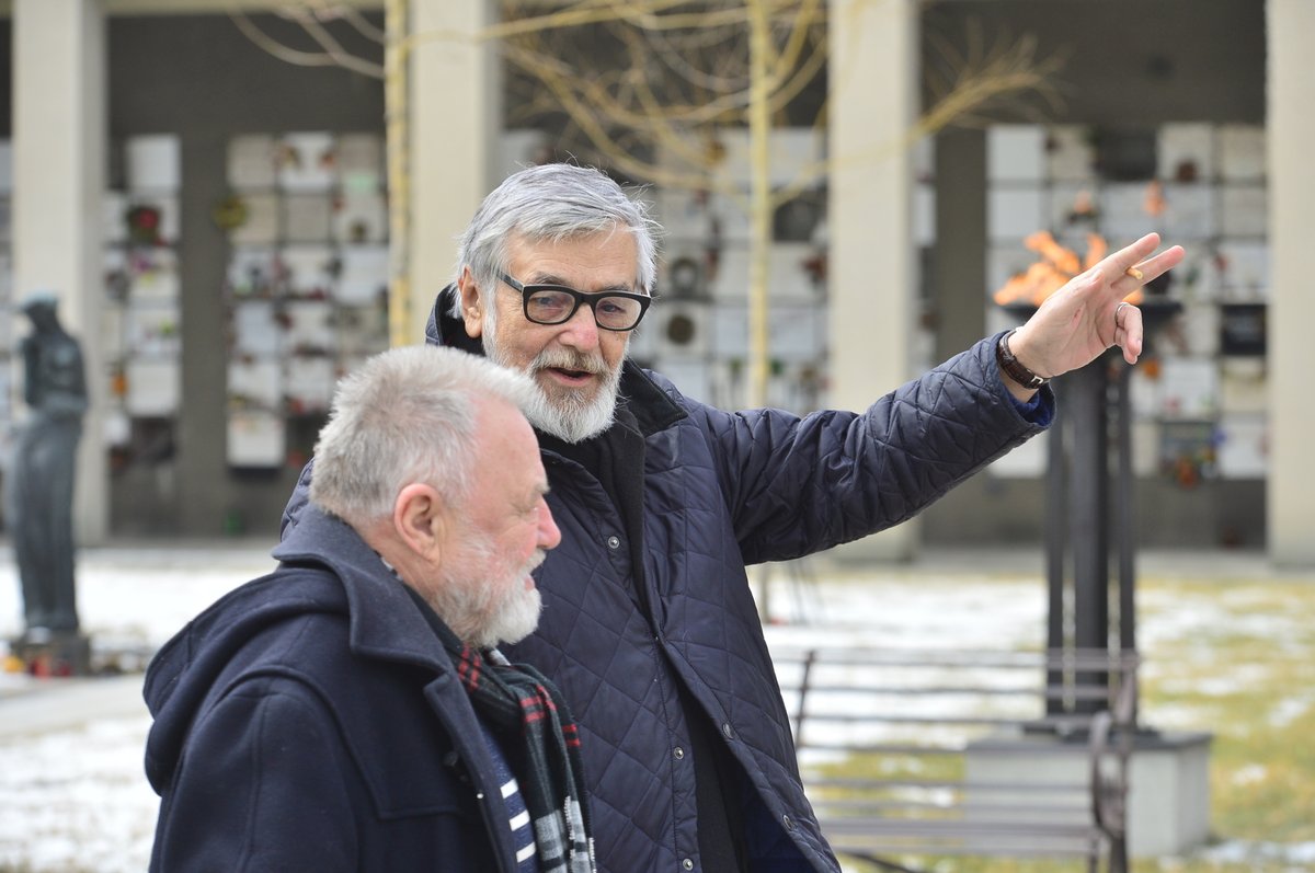 Poslední rozloučení s Vlastimilem Bedrnou (†89) v pražských Strašnicích.