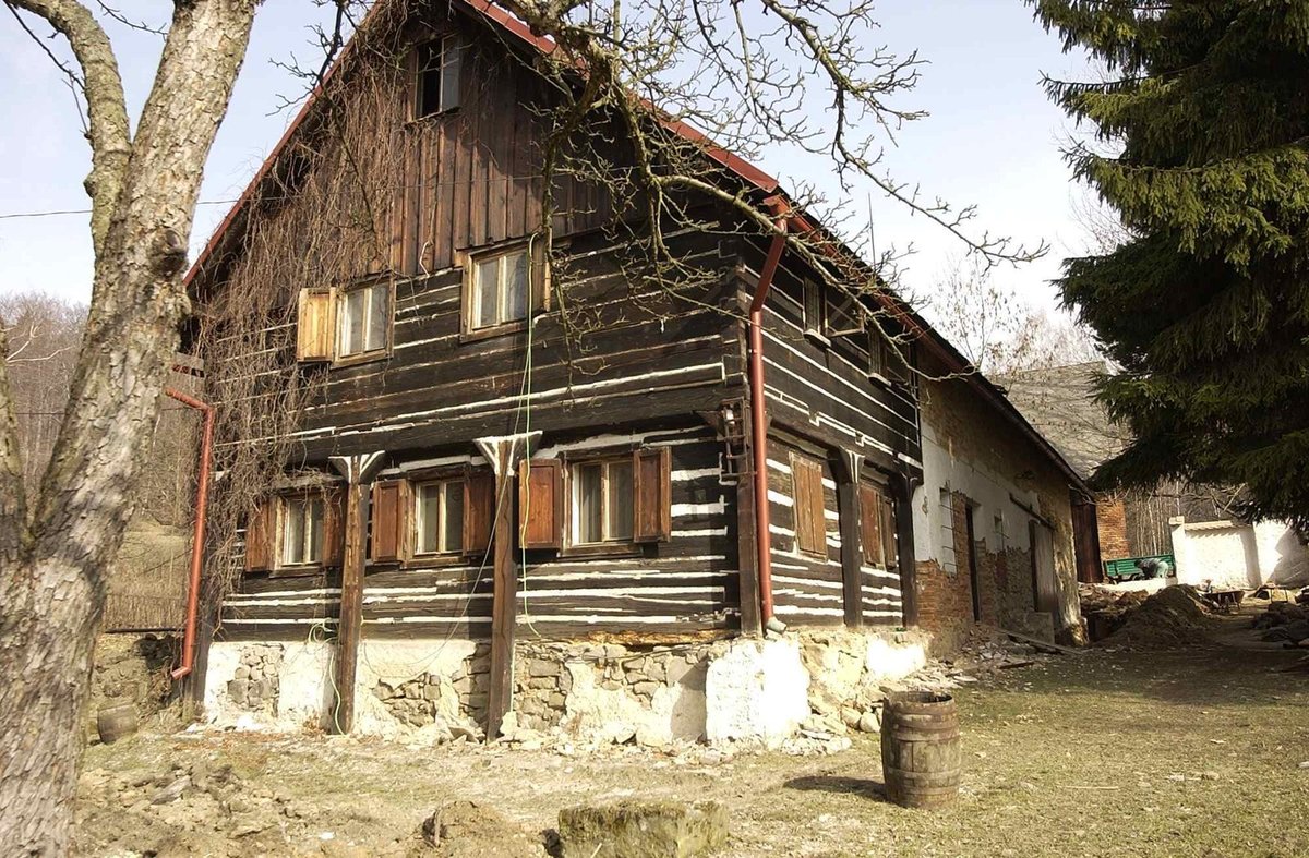 Sourozenci Brodští tatínkovu chalupu prodali.