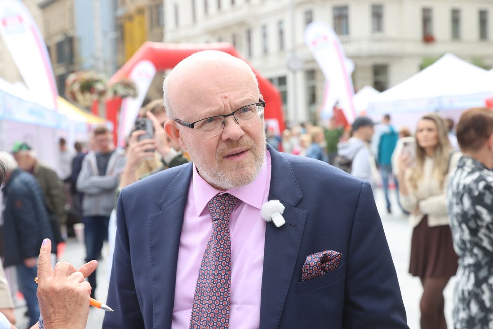 Ministr zdravotnictví Vlastimil Válek (TOP 09) byl hostem na Blesk Ordinaci v Brně (září 2025) Ministr zdravotnictví Vlastimil Válek (TOP 09) byl hostem na Blesk Ordinaci v Brně (září 2025)