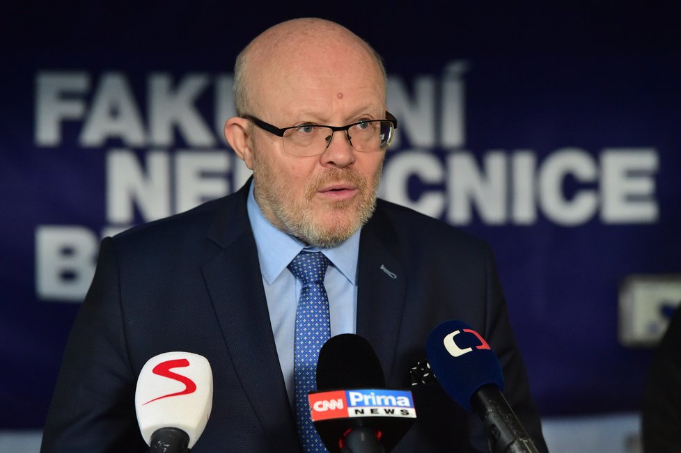 Ministr zdravotnictví Vlastimil Válek Ministr zdravotnictví Vlastimil Válek