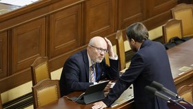 Ministr zdravotnictví Vlastimil Válek (TOP 09) během projednávání úsporného balíčku ve Sněmovně (7.9.2023