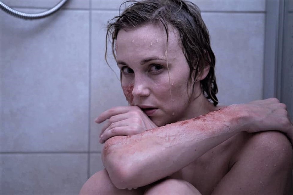 Vlastina Svátková ve filmu  Můj příběh, kde hraje týranou baletku Elizabeth. Film vypovídá o domácím násilí.