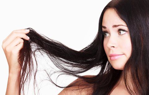 Produkty na vlasy, které byste už nikdy neměla použít? Silikony a sulfáty!