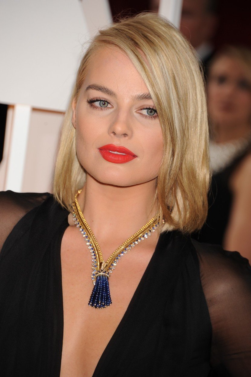 Margot Robbie dává přednost kratším vlasům.