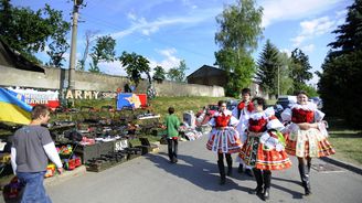 Jízda za všechny prachy. Jak se z tradiční moravské slavnosti stal tradiční český šunt