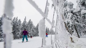 Vleky se rozjíždějí, děla chrlí sníh: Kam vyrazit na lyžovačku?