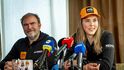Petra Vlhová a její manažer Richard Galovič.