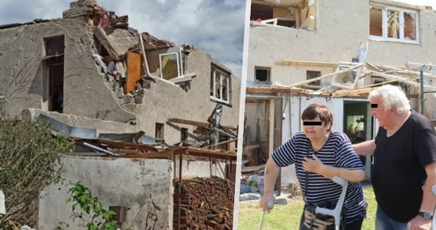Důchodci Vlkovi z Lužic po tornádu nemají střechu nad hlavou: Potřebují pomoc, dům sami neopraví