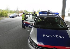 Rakouská policie zatkla dva Čechy. - ilustrace