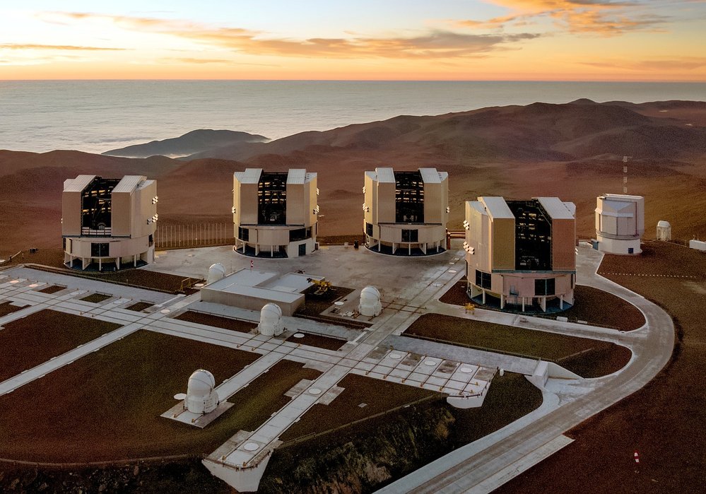 Na pozorování dalekohledu se podílely dalekohledy VLT Evropské jižní observatoře v Chile