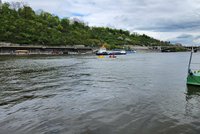 Neklidná Vltava: Pražané se na náplavky nepodívají do příštího týdne. Mimo provoz zůstanou i přívozy