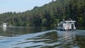 Půjčovny hausbótů doufají, že horní Vltava bude stále přitažlivější. Půjčovny hausbótů doufají, že horní Vltava bude stále přitažlivější.