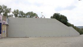 Tuto stěnu na Vltavské bude vítězný umělec zkrášlovat.