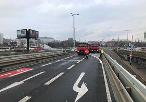 Most v Bubenské ulici bude krátkodobě uzavřen pro tramvaje a auta.