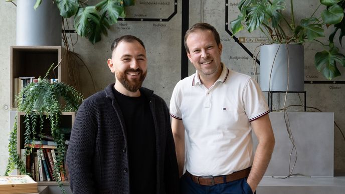 Zakladatelé startupu Vocalls (zleva) Artem Markevich a Martin Čermák.