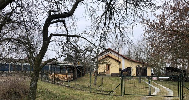 Na Plzeňsku se vloupal do domku muž, majitel vystřelil a usmrtil ho.