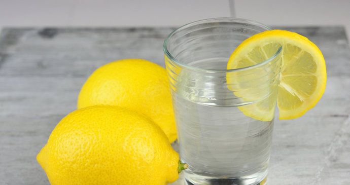 Zázrak na hubnutí aneb voda s citronem. Skutečně to funguje? 