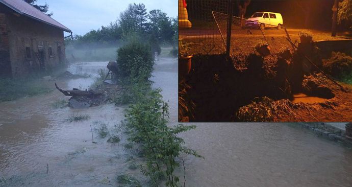 Přívalové deště zaměstnaly hasiče na Tachovsku, v Bezemíně natekla voda do rodinného domu.