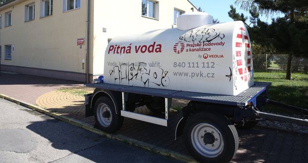 Odstávka pitné vody čeká tento týden některé obyvatele Bubenče, Stodůlek, Jinonic nebo Suchdola. (Ilustrační foto)