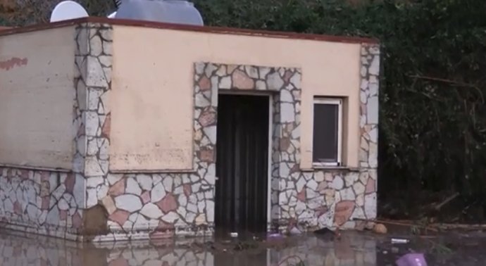 V městečku Casteldaccia na Sicílii si voda vyžádala devět mrtvých v jediném domě (4. 11. 2018)