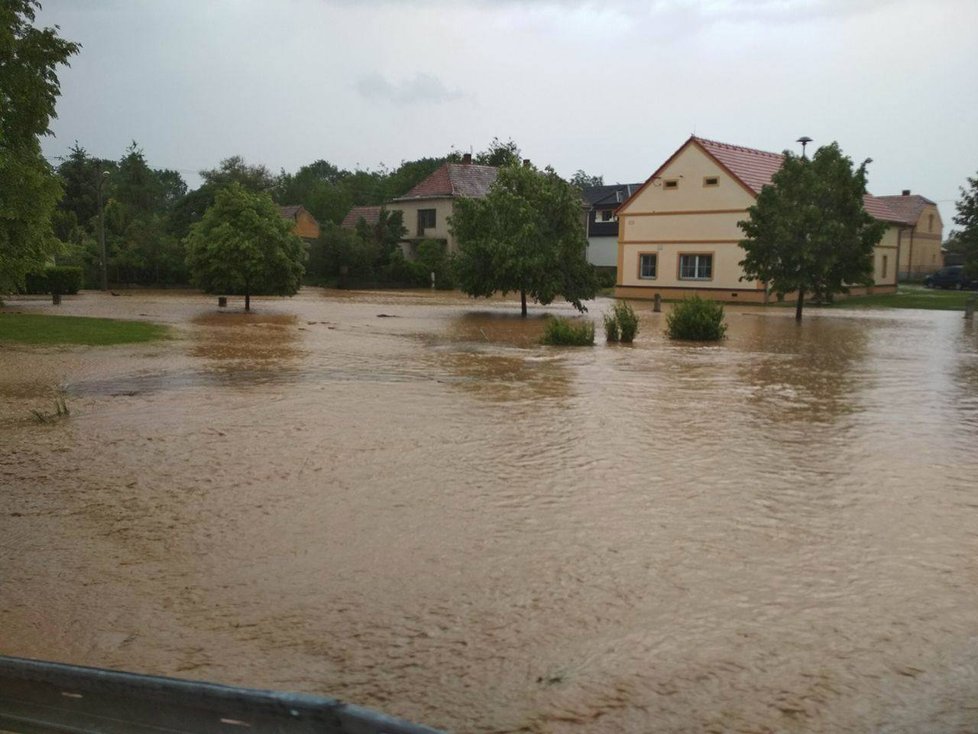 Lokální povodeň v Kotovicích na jižním Plzeňsku.