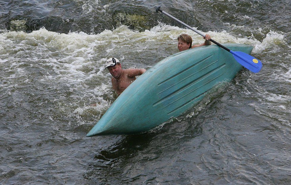 Vodákům současné tropické počasí nepřeje, neboť slunce vysušuje koryta řek.