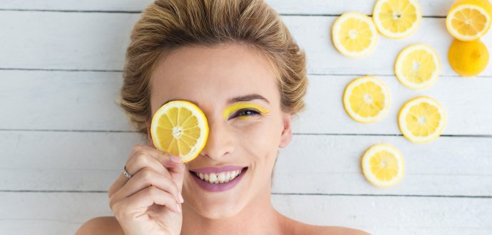 4 pádné důvody, proč pít vodu s citronem