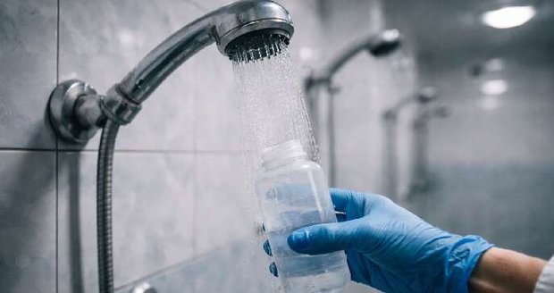 Hygienici zjistili ve sprchách legionellu. Hygienici zjistili ve sprchách legionellu.