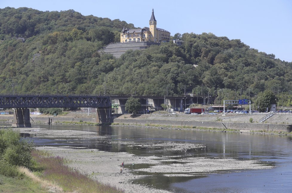 Labe v Ústí nad Labem téměř vyschlo.