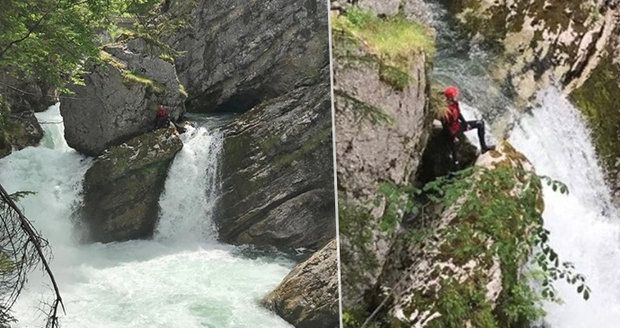 Čeští vodáci vjeli do vodopádu, zachraňovat je musel vrtulník