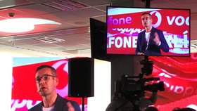 Tisková konference Vodafonu. Do poslední chvíle byl její obsah tajný. Na snímku ředitel Vodafonu Jiří Báča.