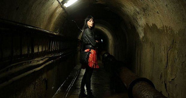 V podzemí se odehrávaly dramatické scény hororu Isabel. Hlavní hrdinkou je herečka Petra Lorencová.